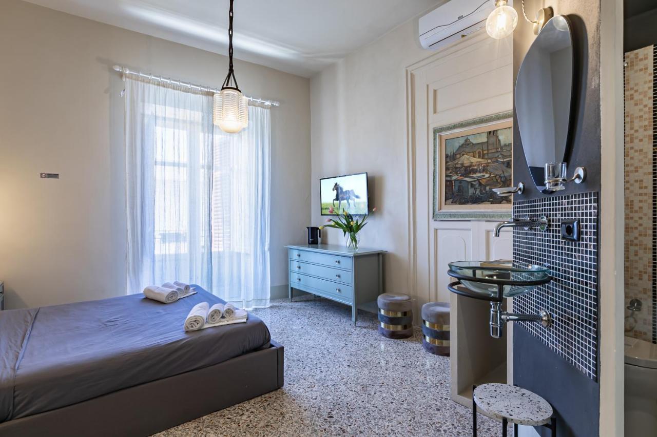 Palazzo Cavarretta - Pinella's And