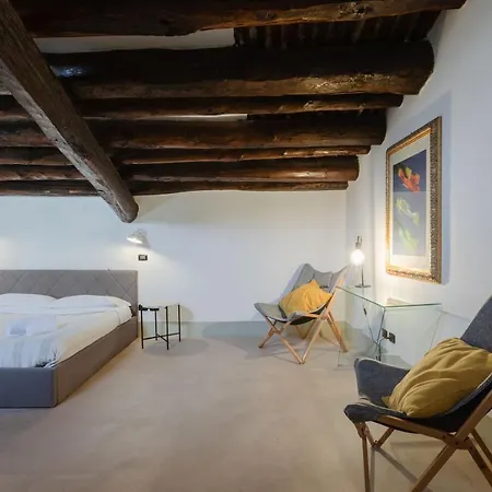 Palazzo Cavarretta - Pinella'S Rooms And Apartment Palermo Exterior photo